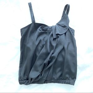 Rachel Roy Ruffle Tank w contrast zipper. Elastic waist and bow detail. Size S